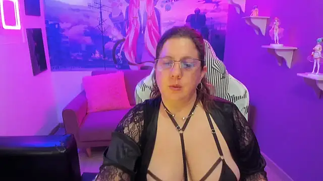 katie joness  online show from 12.06.24