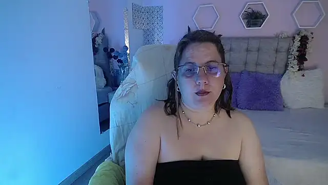 katie joness  online show from 02.01.25