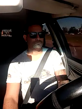 hecwil8 online show from 11.14.25