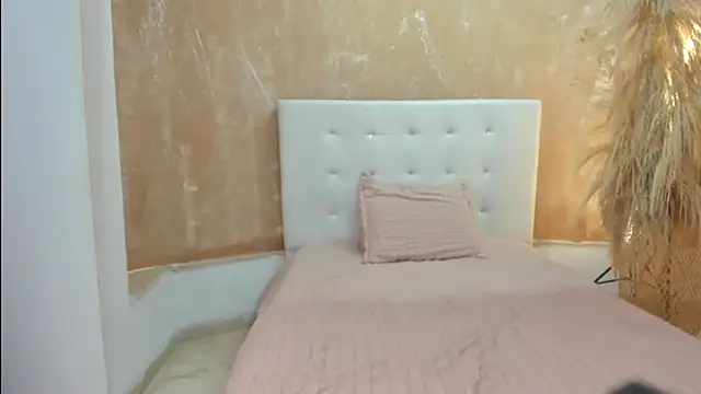 shenielxx online show from 02.25.25