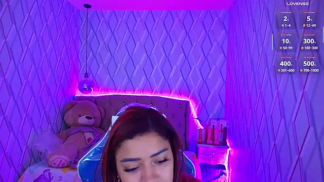 NicolleTaylor online show from 09.24.25