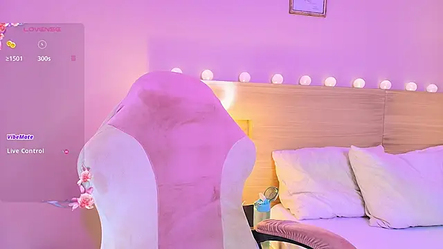 Snapshot of Keidancee chatting on 09.20.25 Keidancee online show from 09.20.25