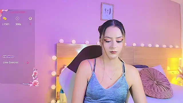 Snapshot of Keidancee chatting on 10.05.25 Keidancee online show from 10.05.25