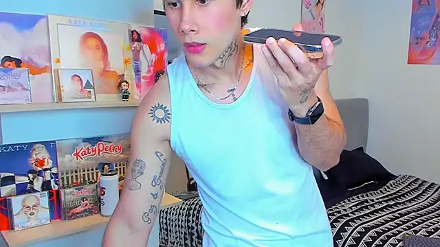 Snapshot of JayHotxxx chatting on 05.19.26 JayHotxxx online show from 05.19.26