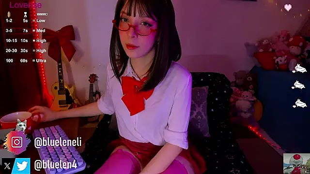 Snapshot of bluelen chatting on 02.16.25 bluelen online show from 02.16.25