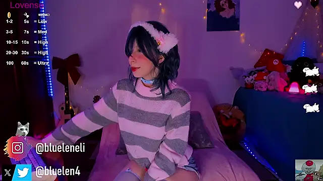 Snapshot of bluelen chatting on 02.21.25 bluelen online show from 02.21.25