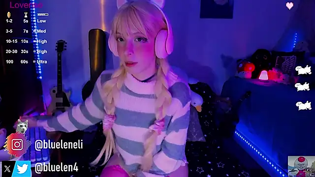 Snapshot of bluelen chatting on 03.06.25 bluelen online show from 03.06.25