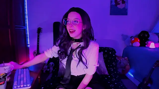 Snapshot of bluelen chatting on 03.07.25 bluelen online show from 03.07.25