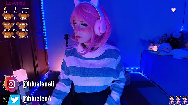 Snapshot of bluelen chatting on 09.18.25 bluelen online show from 09.18.25