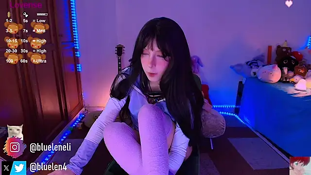 Snapshot of bluelen chatting on 09.27.25 bluelen online show from 09.27.25