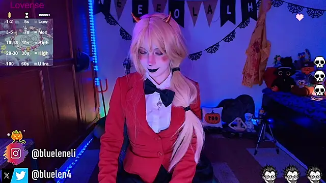 Snapshot of bluelen chatting on 10.30.25 bluelen online show from 10.30.25