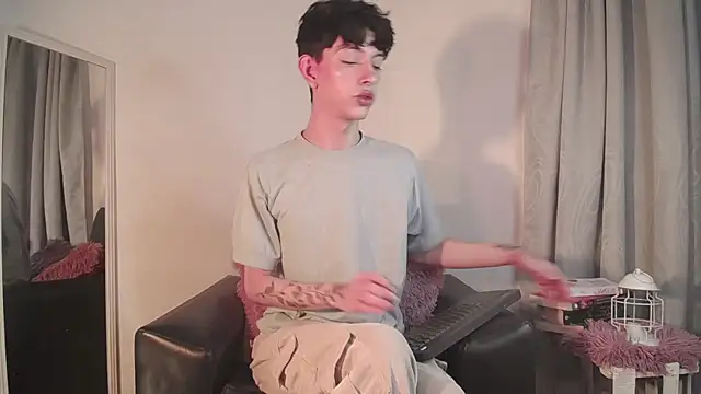 Snapshot of lyamthommpson chatting on 02.09.25 lyamthommpson online show from 02.09.25