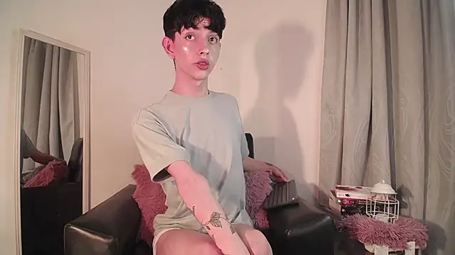 Snapshot of lyamthommpson chatting on 02.10.25 lyamthommpson online show from 02.10.25