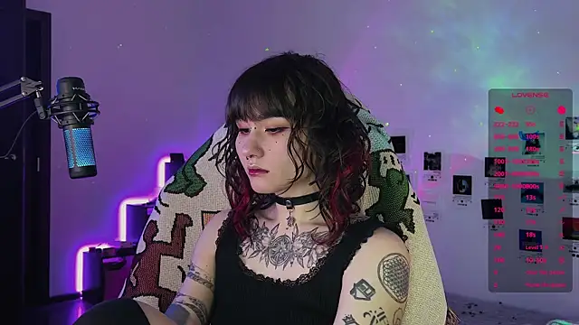 deadlysweet online show from 10.10.25