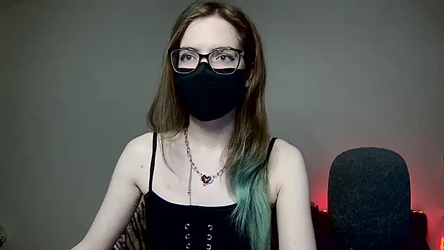 Snapshot of amber_candyfloss chatting on 10.29.25 amber candyfloss online show from 10.29.25