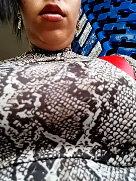 Snapshot of Emily_Wane chatting on 12.14.24 Emily Wane online show from 12.14.24