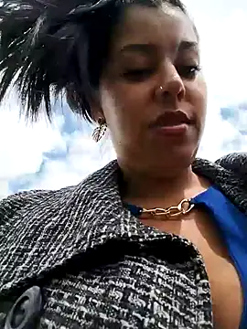Snapshot of Emily_Wane chatting on 12.17.24 Emily Wane online show from 12.17.24