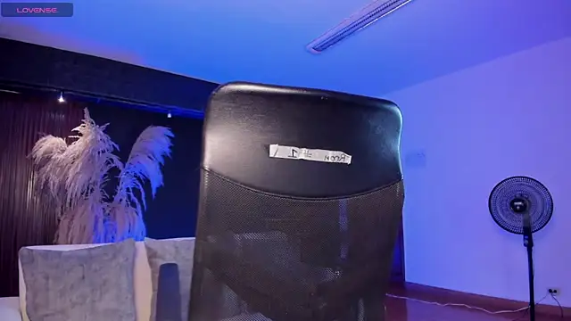 victoria mooree online show from 01.30.25