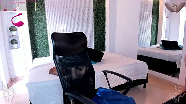 victoria mooree online show from 02.18.26