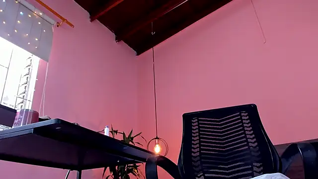  aline hall online show from 03.06.25