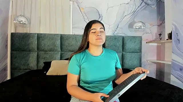 EVELIN MASON online show from 01.15.25