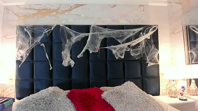 EVELIN MASON online show from 10.19.25