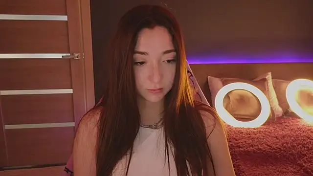 Snapshot of YasmineWest chatting on 09.30.25 YasmineWest online show from 09.30.25