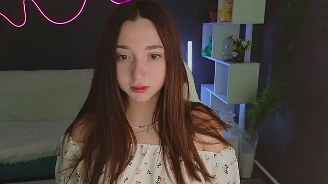 Snapshot of YasmineWest chatting on 10.12.25 YasmineWest online show from 10.12.25