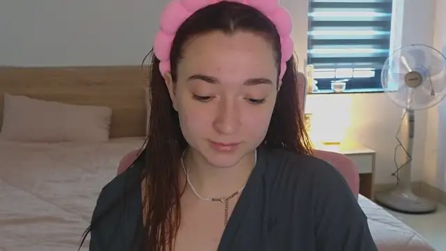 YasmineWest online show from 04.05.26