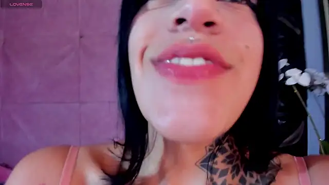 cattleya jensen  online show from 02.06.25