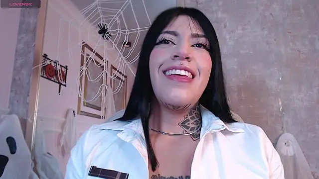 cattleya jensen  online show from 10.10.25