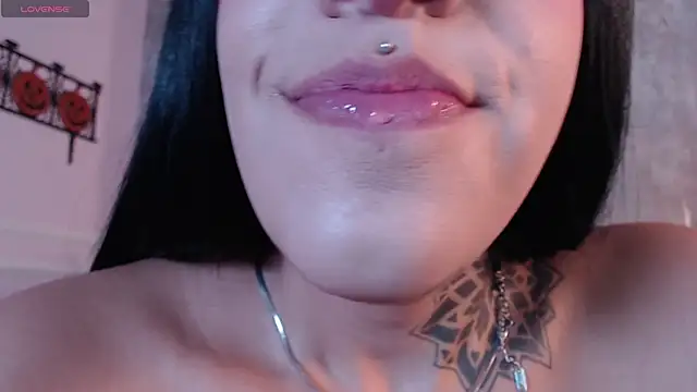 cattleya jensen  online show from 10.13.25