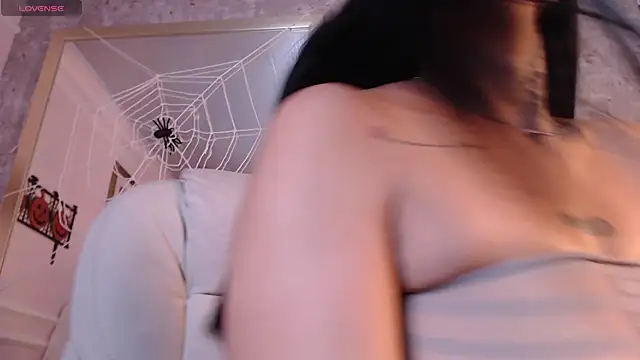 cattleya jensen  online show from 10.25.25