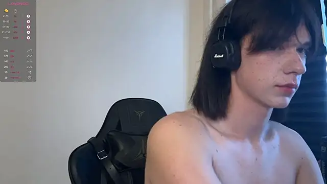 Snapshot of carthylovvve chatting on 09.28.25 carthylovvve online show from 09.28.25