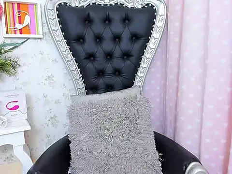 Snapshot of milf_bigass_ chatting on 10.17.25 milf bigass  online show from 10.17.25