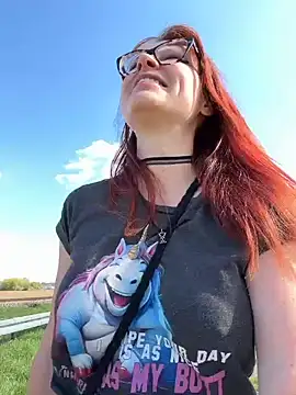 die-EinHORNY-WG online show from 04.18.26