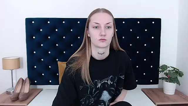 AlexaTease online show from 12.21.24