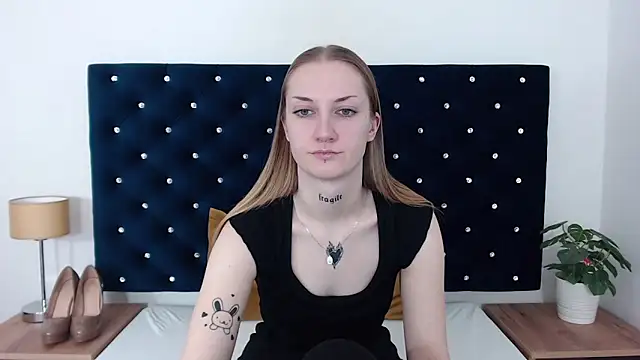 AlexaTease online show from 01.04.25