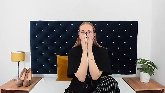 AlexaTease online show from 02.06.25