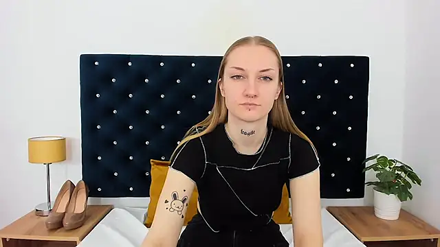 AlexaTease online show from 02.13.25
