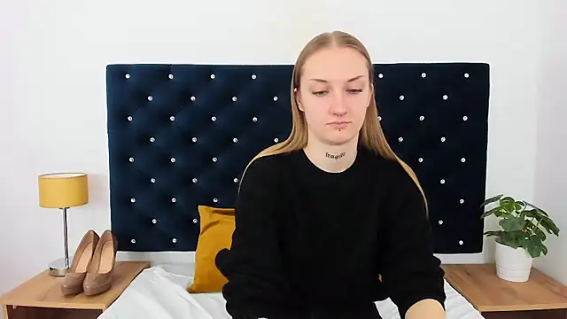 AlexaTease online show from 02.14.25