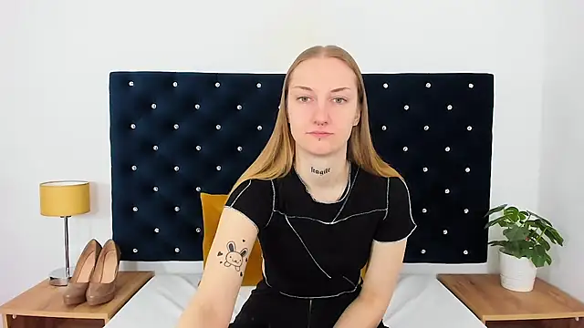 AlexaTease online show from 02.15.25
