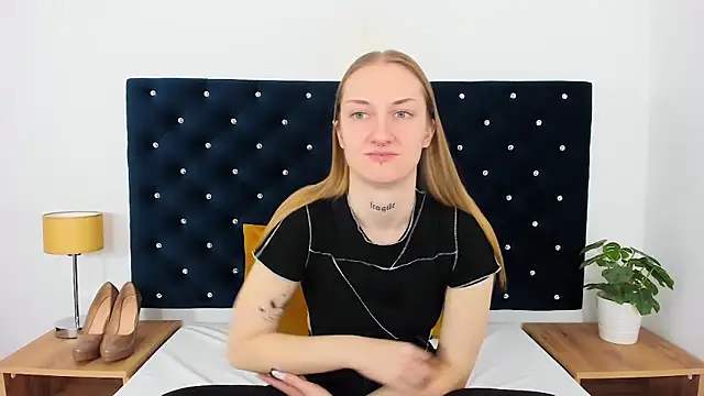 AlexaTease online show from 02.15.25