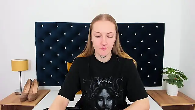 AlexaTease online show from 02.20.25