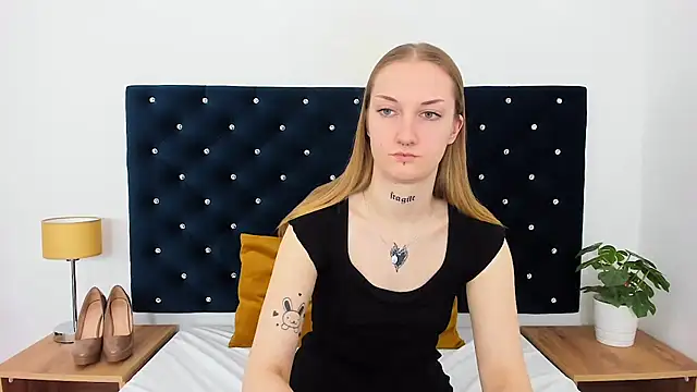 AlexaTease online show from 02.21.25
