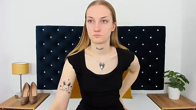 AlexaTease online show from 02.22.25