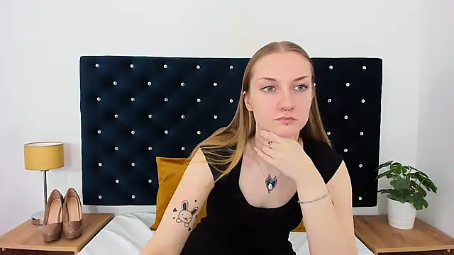 AlexaTease online show from 02.26.25