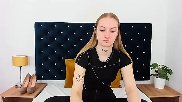 AlexaTease online show from 03.04.25