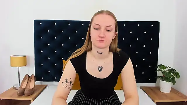 AlexaTease online show from 03.21.25