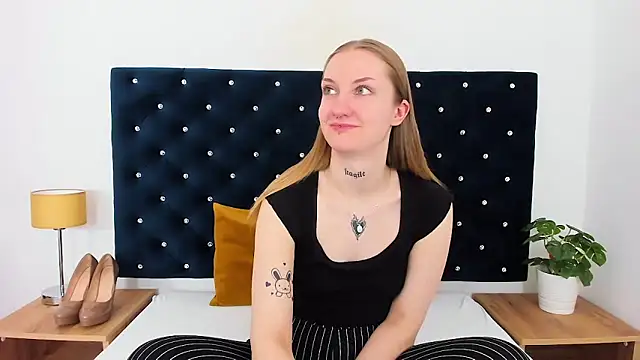 AlexaTease online show from 03.22.25